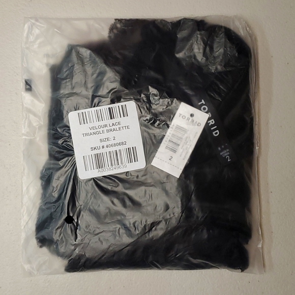 ❤️NWT VINTAGE TORRID BRALETTE - CRUSHED VELOUR STRAPPY LACE TRIANGLE BRA SIZE 2X - Picture 3 of 9